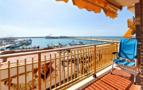 Gorgeous Apartment In Vinaròs With Kitchenette